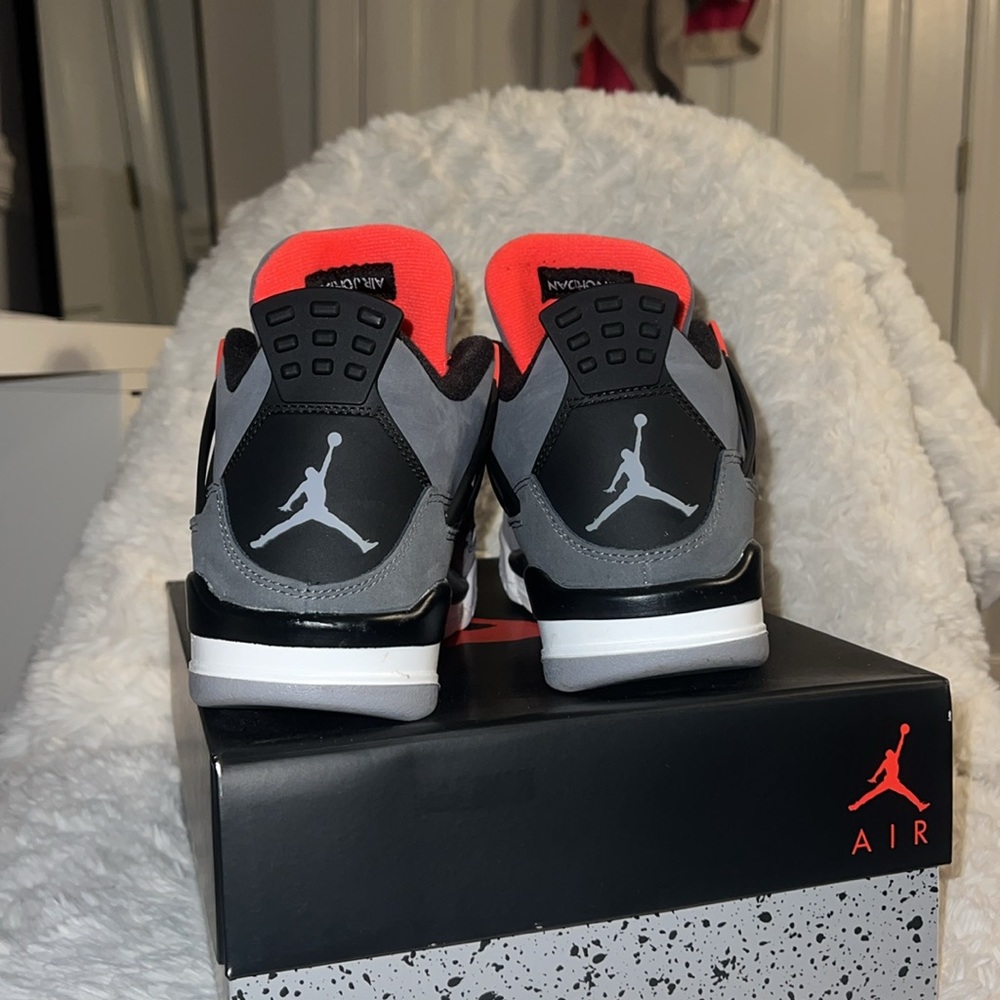 Jordan Kids Sneakers in Gray and Red - Picture 3 of 5